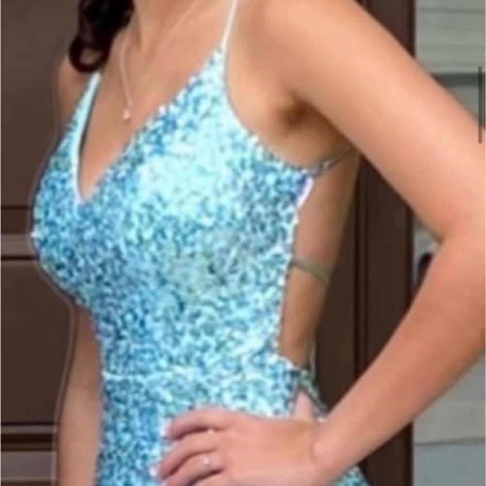 Sparkling turquoise Sequin V-Neck Dress